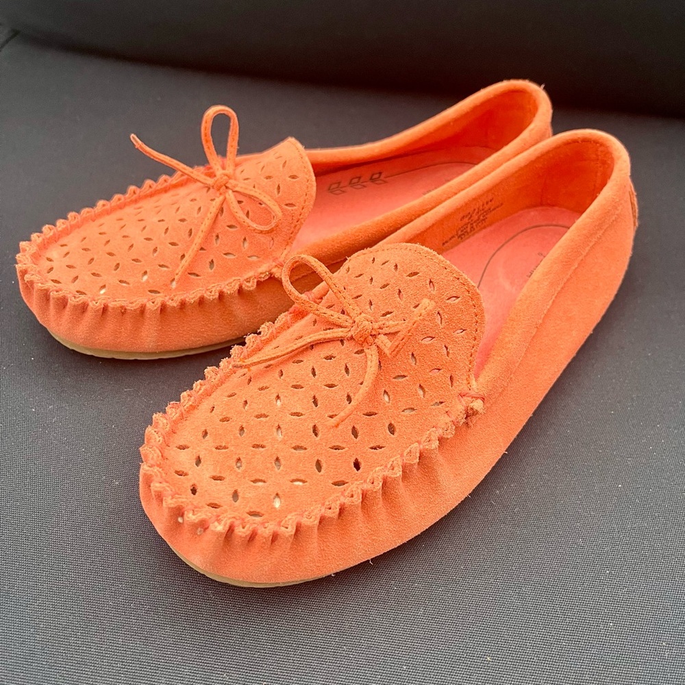 Minnetonka moccasins - salmon color - Leather Upper Shoes